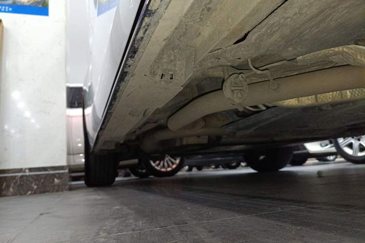 Used Toyota SIENNA 2024 2.5L Hybrid Four-Wheel Drive Prestige Edition Right Side Sill