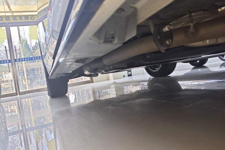 Used Toyota SIENNA 2024 2.5L Hybrid Luxury Edition Right Side Sill