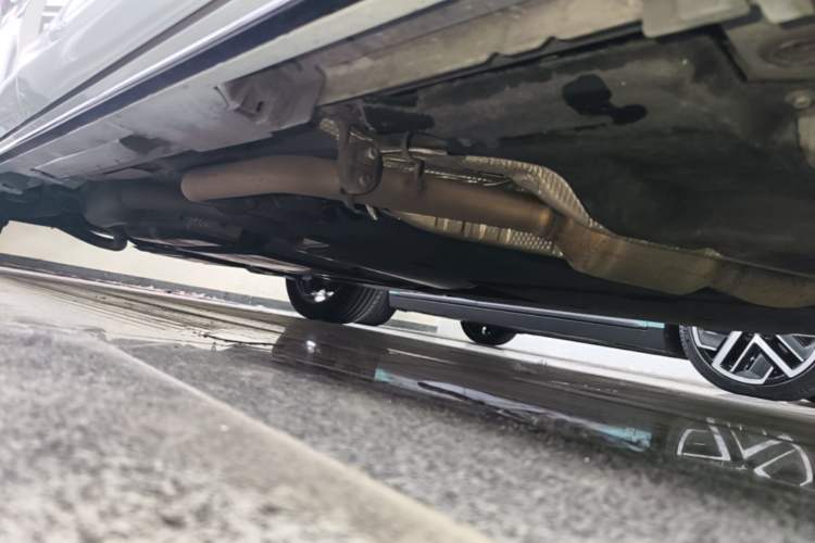 Used Toyota SIENNA 2024 2.5L Hybrid Luxury Edition Right Side Sill