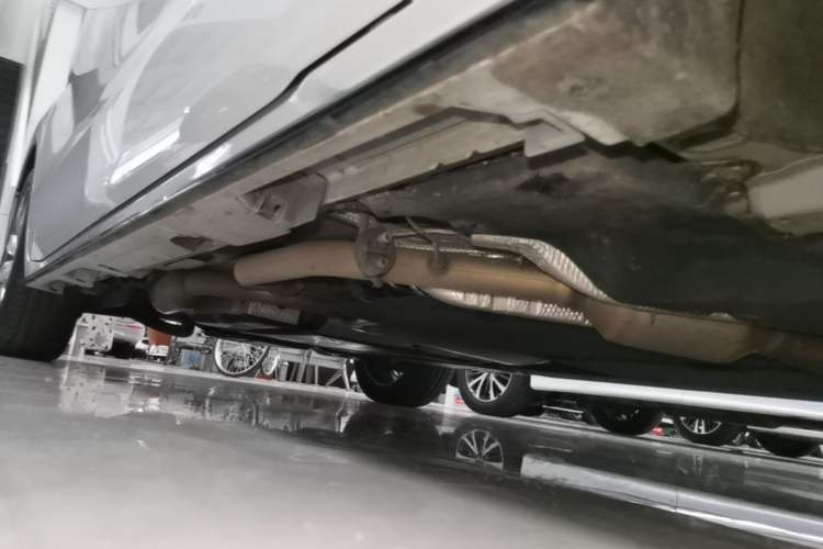 Used Toyota SIENNA 2024 2.5L Hybrid Prestige Deluxe Edition Right Side Sill