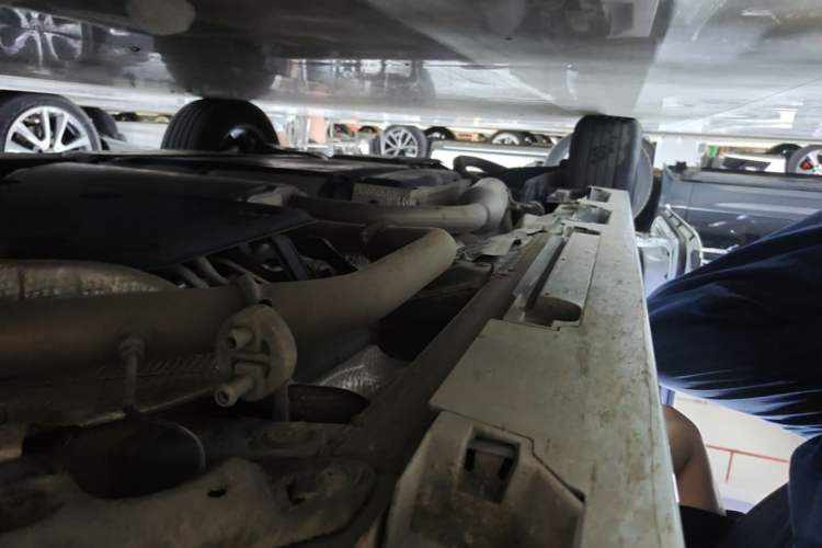 Used Toyota SIENNA 2024 2.5L Hybrid Comfort Edition Right Side Sill