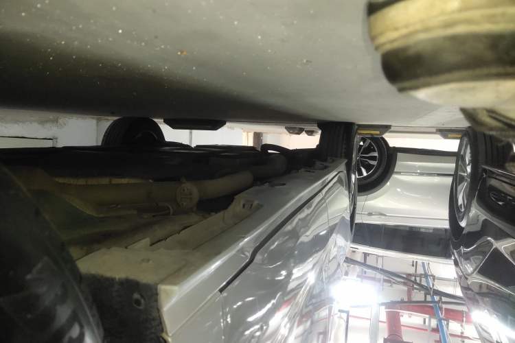 Used Toyota SIENNA 2024 2.5L Hybrid Comfort Edition Right Side Sill