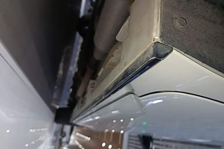 Used Toyota SIENNA 2024 2.5L Hybrid Luxury Edition Right Side Sill