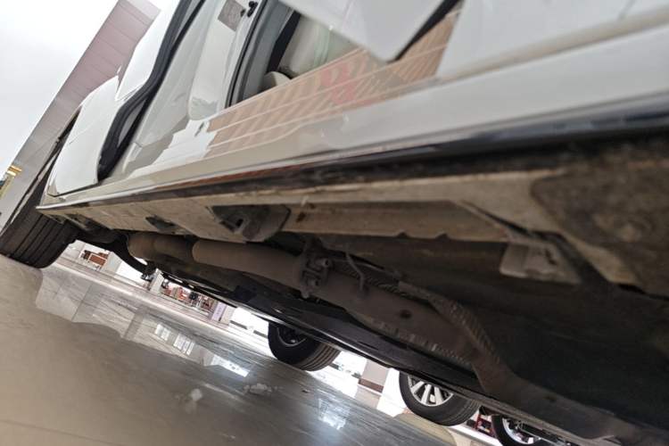 Used Toyota SIENNA 2024 2.5L Hybrid Four-Wheel Drive Prestige Edition Right Side Sill