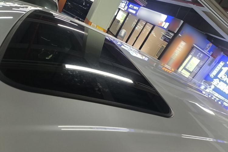Used Toyota SIENNA 2024 2.5L Hybrid Luxury Edition Roof