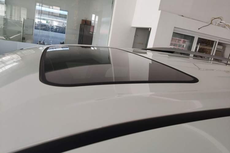 Used Toyota SIENNA 2024 2.5L Hybrid Platinum Edition Roof