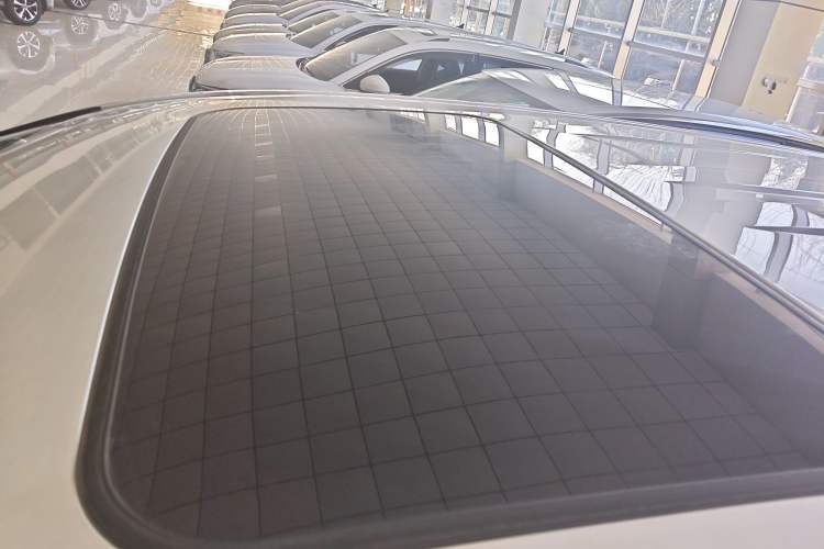Used Toyota SIENNA 2024 2.5L Hybrid Luxury Edition Roof