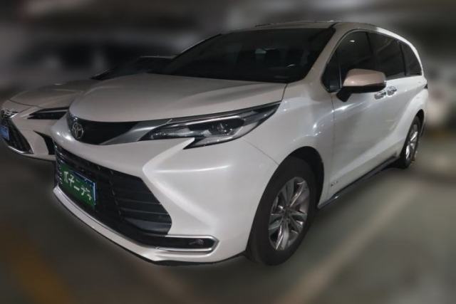 Używany Toyota SIENNA 2024 2.5L Hybrid Four-Wheel Drive Prestige Edition