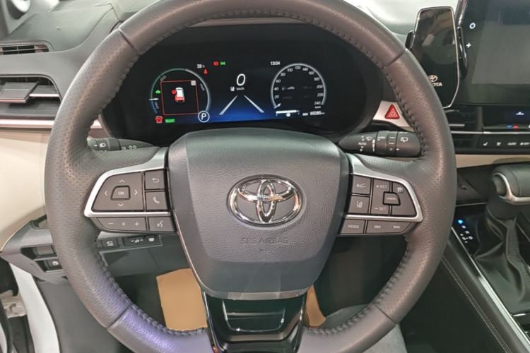Used Toyota SIENNA 2024 2.5L Hybrid Platinum Edition Steering Wheel