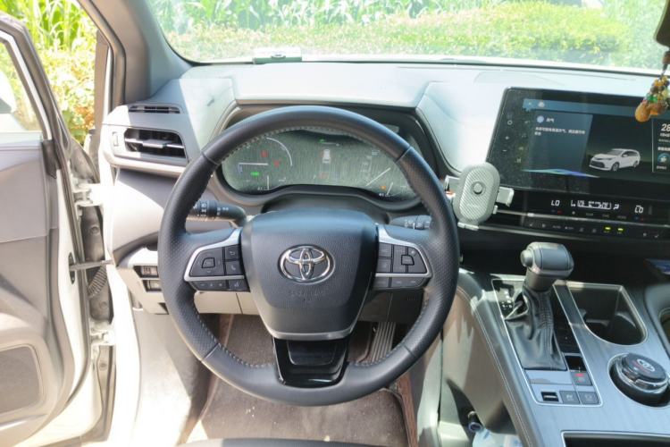 Used Toyota SIENNA 2024 2.5L Hybrid Prestige Deluxe Edition Steering Wheel