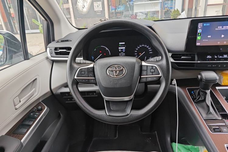 Used Toyota SIENNA 2024 2.5L Hybrid Comfort Edition Steering Wheel