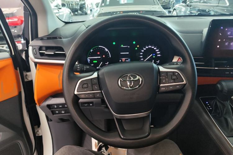 Used Toyota SIENNA 2024 2.5L Hybrid Comfort Edition Steering Wheel