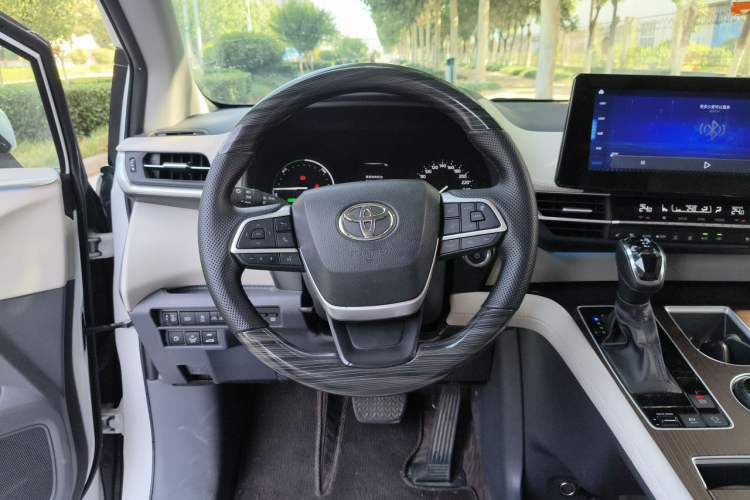 Used Toyota SIENNA 2024 2.5L Hybrid Comfort Edition Steering Wheel