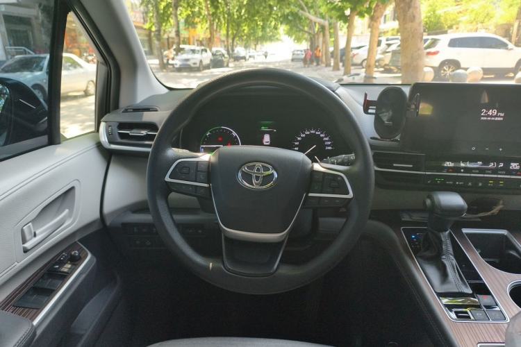Used Toyota SIENNA 2024 2.5L Hybrid Comfort Edition Steering Wheel