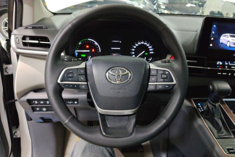 Used Toyota SIENNA 2024 2.5L Hybrid Comfort Edition Steering Wheel