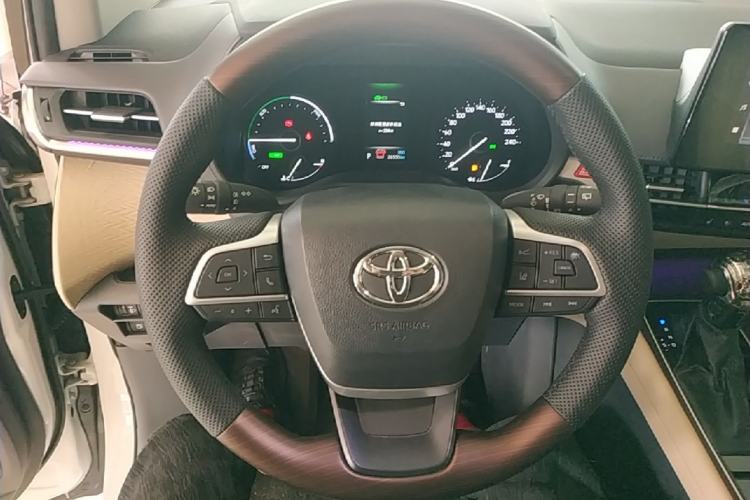 Used Toyota SIENNA 2024 2.5L Hybrid Comfort Edition Steering Wheel