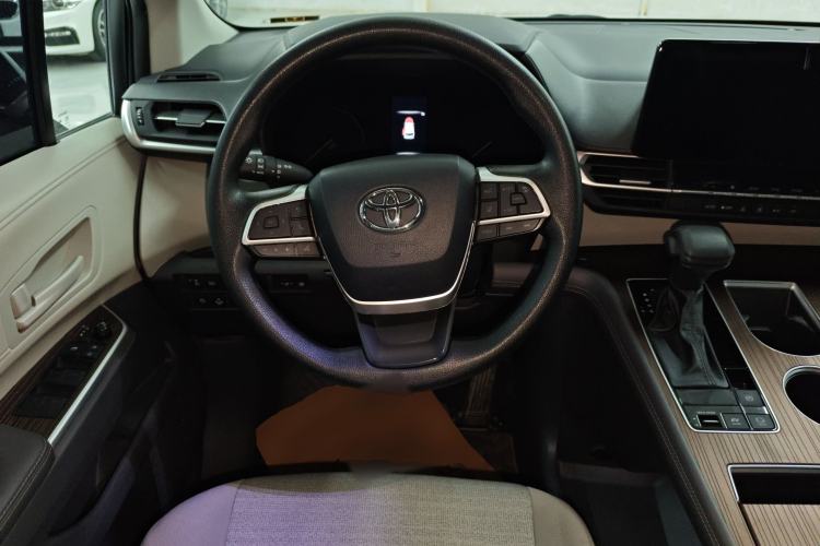 Used Toyota SIENNA 2024 2.5L Hybrid Comfort Edition Steering Wheel