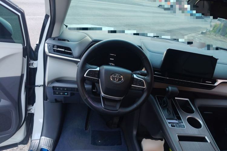 Used Toyota SIENNA 2024 2.5L Hybrid Comfort Edition Steering Wheel