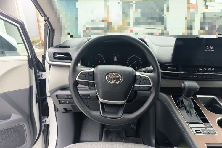 Used Toyota SIENNA 2024 2.5L Hybrid Comfort Edition Steering Wheel