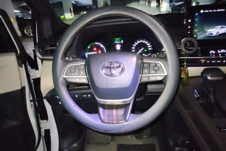 Used Toyota SIENNA 2024 2.5L Hybrid Prestige Deluxe Edition Steering Wheel