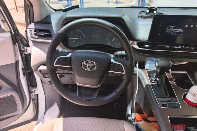Used Toyota SIENNA 2024 2.5L Hybrid Comfort Edition Steering Wheel