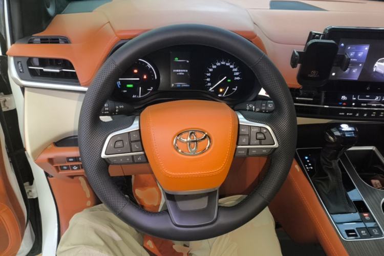 Used Toyota SIENNA 2024 2.5L Hybrid Comfort Edition Steering Wheel