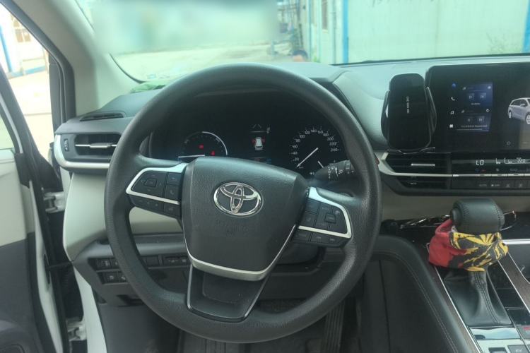 Used Toyota SIENNA 2024 2.5L Hybrid Comfort Edition Steering Wheel