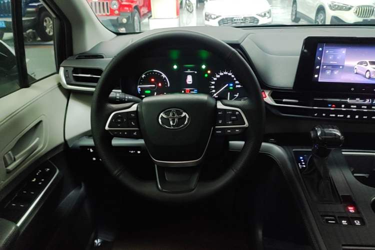 Used Toyota SIENNA 2024 2.5L Hybrid Comfort Edition Steering Wheel