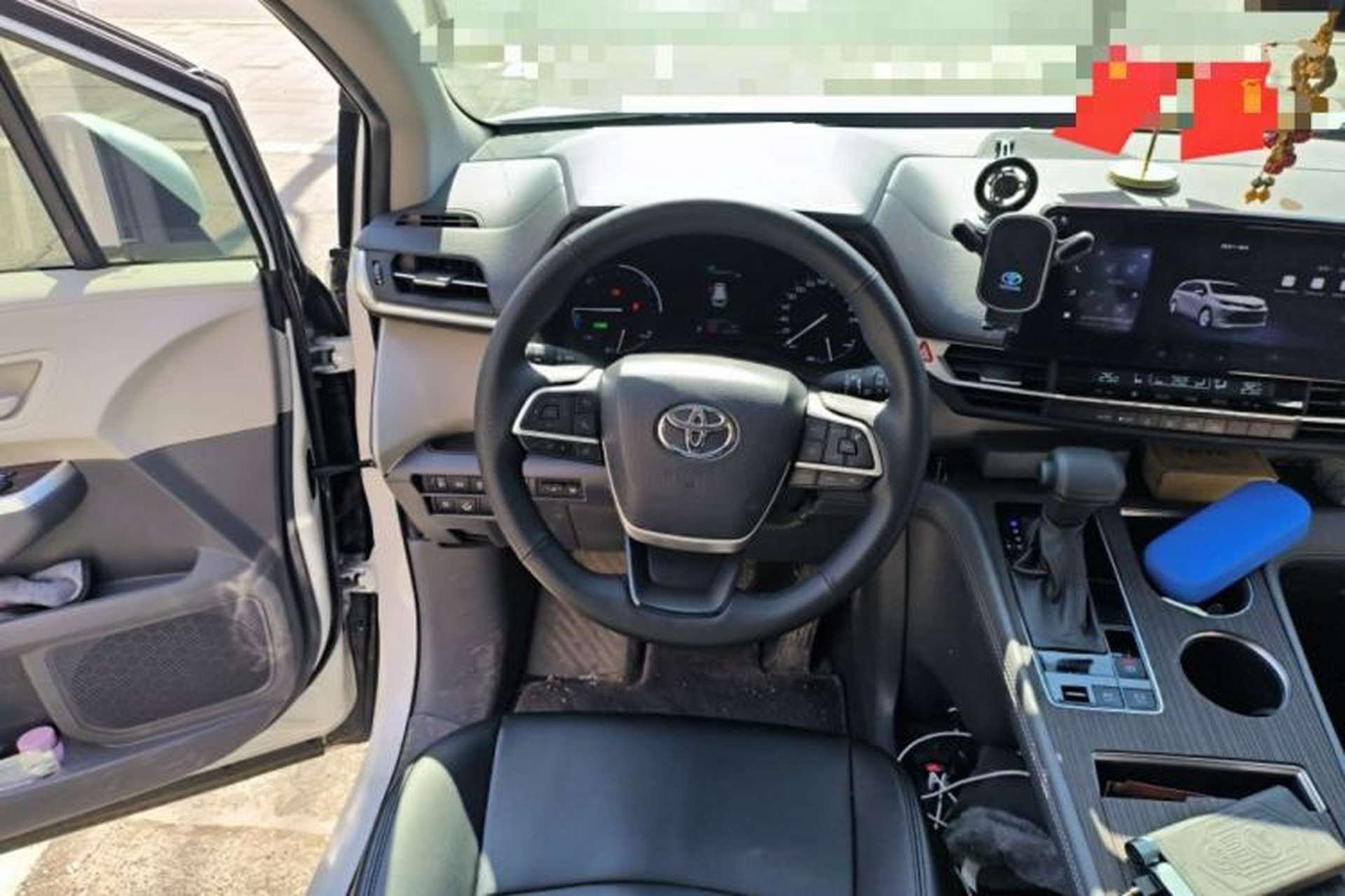 Used Toyota SIENNA 2024 2.5L Hybrid Comfort Edition Steering Wheel