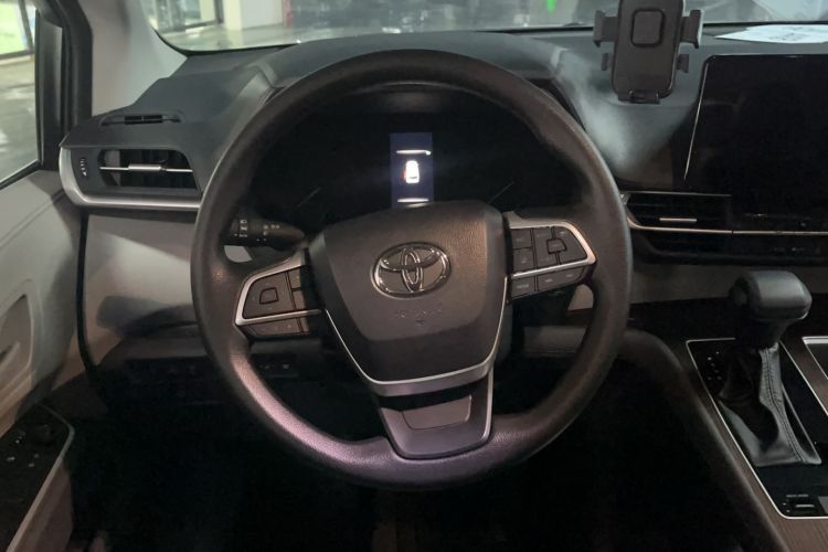 Used Toyota SIENNA 2024 2.5L Hybrid Comfort Edition Steering Wheel