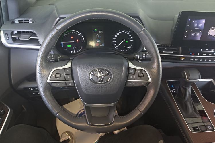 Used Toyota SIENNA 2024 2.5L Hybrid Luxury Edition Steering Wheel