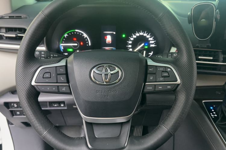 Used Toyota SIENNA 2024 2.5L Hybrid Comfort Edition Steering Wheel