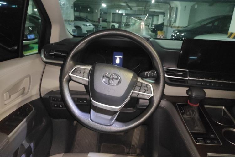 Used Toyota SIENNA 2024 2.5L Hybrid Comfort Edition Steering Wheel