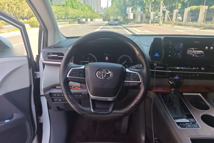 Used Toyota SIENNA 2024 2.5L Hybrid Comfort Edition Steering Wheel