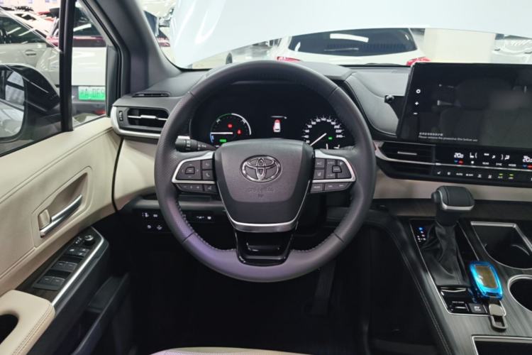 Used Toyota SIENNA 2024 2.5L Hybrid Luxury Edition Steering Wheel