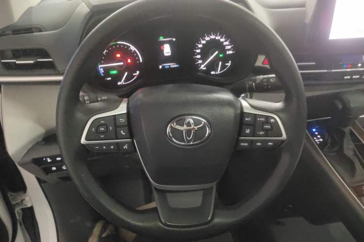 Used Toyota SIENNA 2024 2.5L Hybrid Comfort Edition Steering Wheel
