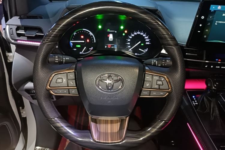 Used Toyota SIENNA 2024 2.5L Hybrid Luxury Edition Steering Wheel