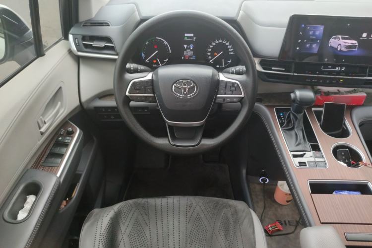 Used Toyota SIENNA 2024 2.5L Hybrid Comfort Edition Steering Wheel