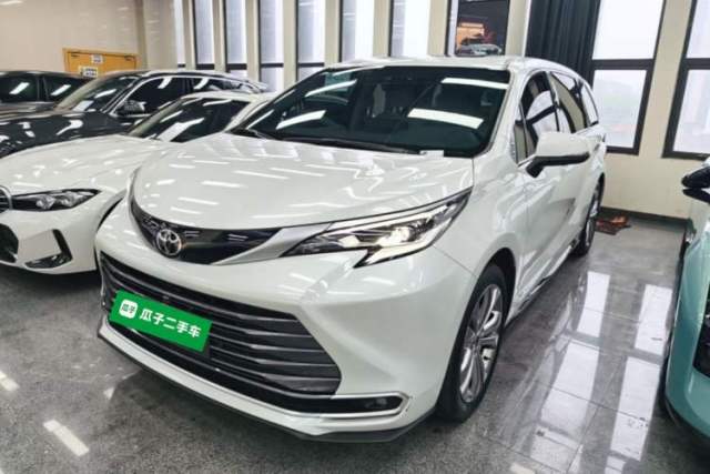 Used Toyota SIENNA 2024 2.5L Hybrid Luxury Edition