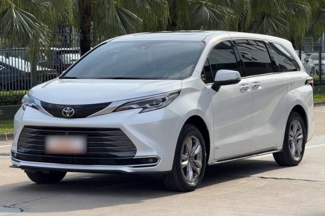 Ojetý Toyota SIENNA 2024 2.5L Hybrid Four-Wheel Drive Prestige Edition