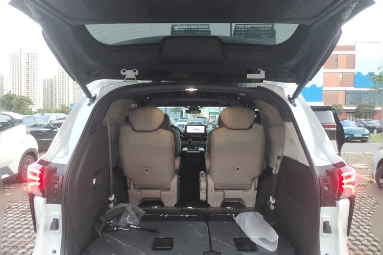 Used Toyota SIENNA 2024 2.5L Hybrid Luxury Edition Trunk