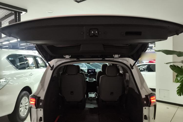 Used Toyota SIENNA 2024 2.5L Hybrid Comfort Edition Trunk