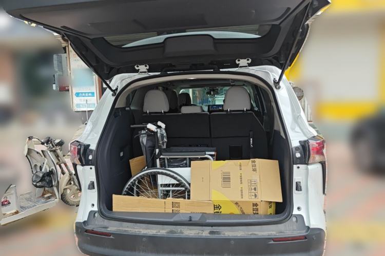 Used Toyota SIENNA 2024 2.5L Hybrid Comfort Edition Trunk