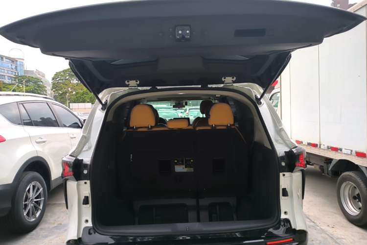 Used Toyota SIENNA 2024 2.5L Hybrid Comfort Edition Trunk