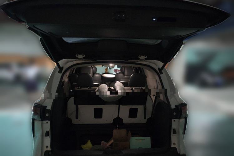 Used Toyota SIENNA 2024 2.5L Hybrid Comfort Edition Trunk