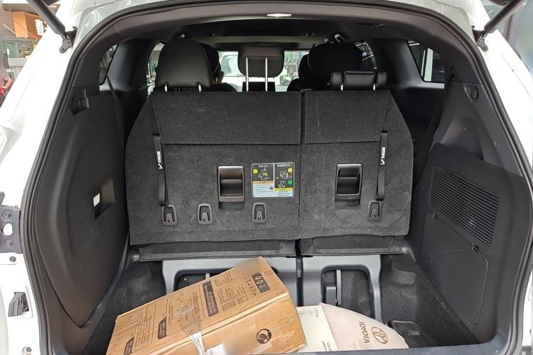 Used Toyota SIENNA 2024 2.5L Hybrid Four-Wheel Drive Prestige Edition Trunk