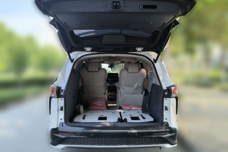 Used Toyota SIENNA 2024 2.5L Hybrid Comfort Edition Trunk