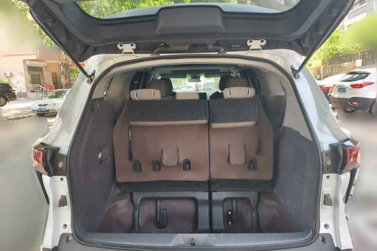 Used Toyota SIENNA 2024 2.5L Hybrid Comfort Edition Trunk