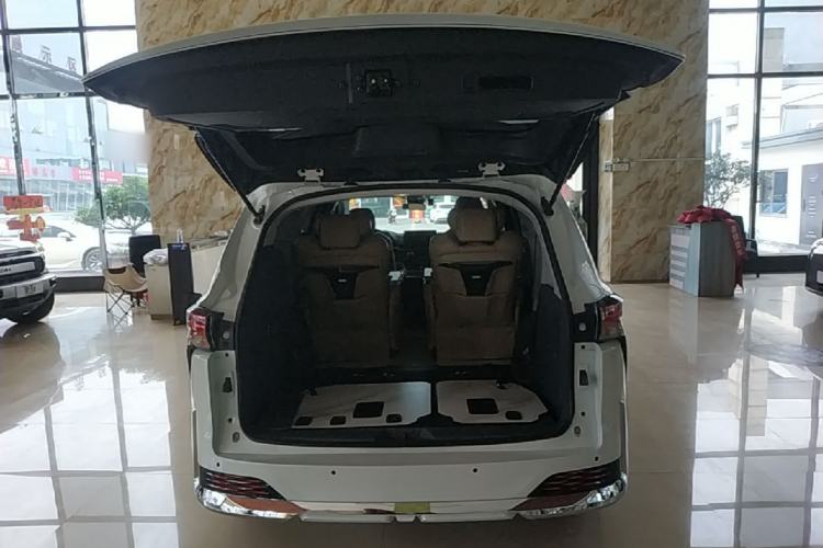 Used Toyota SIENNA 2024 2.5L Hybrid Comfort Edition Trunk