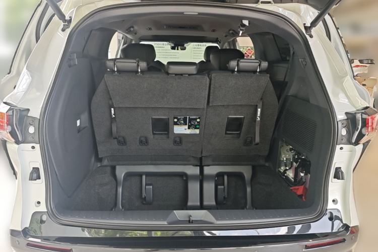 Used Toyota SIENNA 2024 2.5L Hybrid Four-Wheel Drive Prestige Edition Trunk